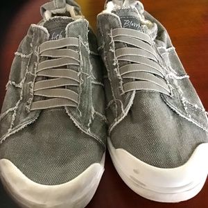 Blowfish Malibu Women’s Gray Sneakers -  Like New in  size 8 1/2